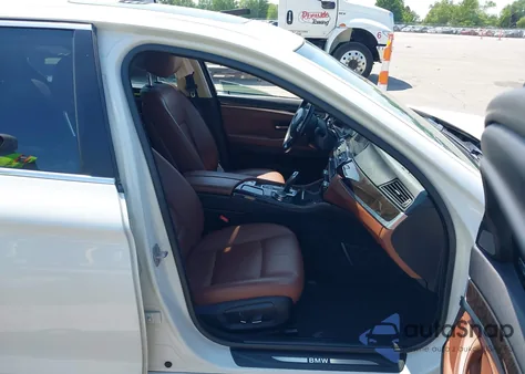 2015 BMW 528I xDrive из США, поврежденный, VIN WBA5A7C58FD625442